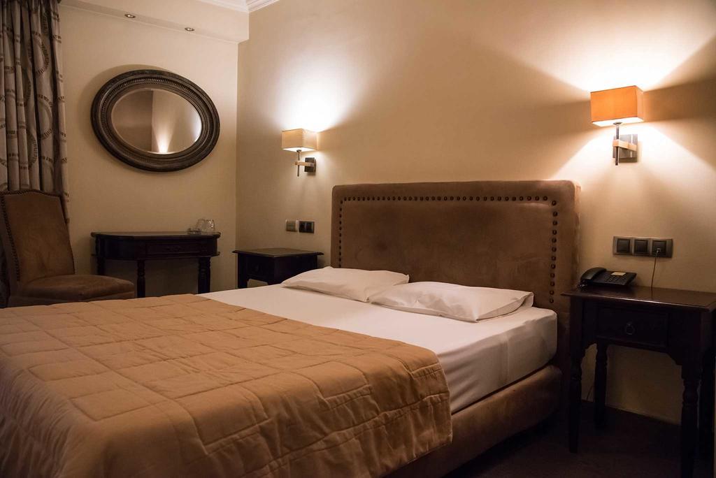Hotel Maroussi Aten Rum bild