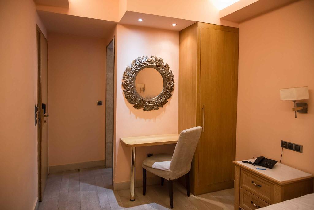 Hotel Maroussi Aten Exteriör bild