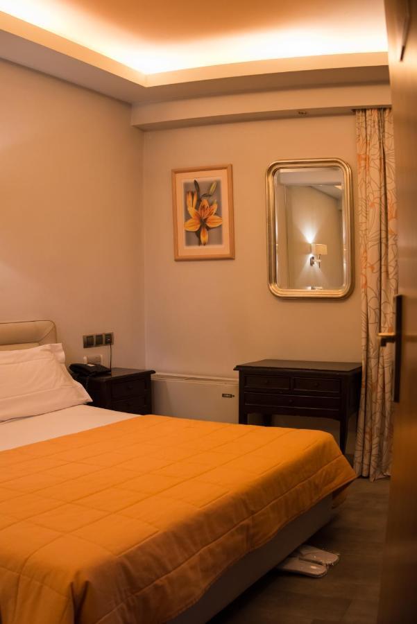 Hotel Maroussi Aten Exteriör bild
